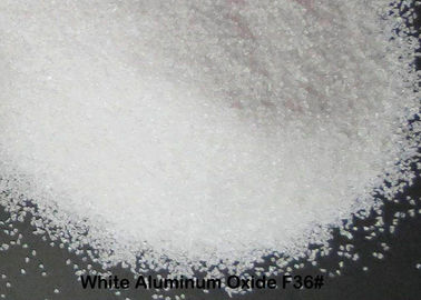 Het Aluminiumoxyde van 99% AL2O3Fused, Wit Korund F12 - de Hoge Zuiverheidsalumina van F220 voor Schuurmiddelen In entrepot