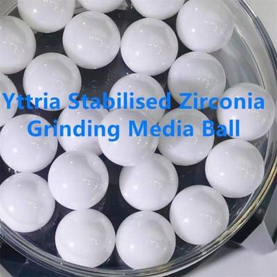 95 Yttria-zirconiumdioxydeparels Malende Media 50mm Ballen Met hoge weerstand voor Elektronisch