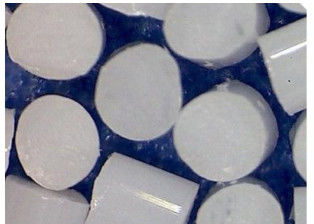 Polycarbonaat Bevroren Zand Plastic Media die voor het Deburring Lage Bros makentemperatuur vernietigen