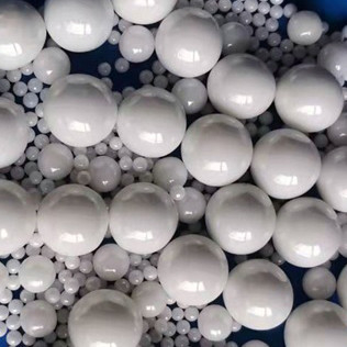 95 Yttrium gestabiliseerd Zirconia Perlen 1.6-1.8 mm slijpmiddelen voor juwelenpolijst of decoratie