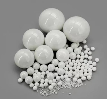 95 Yttrium gestabiliseerd Zirconia korrels 1,6-1,8 mm slijpmiddelen voor schilderen, inkt